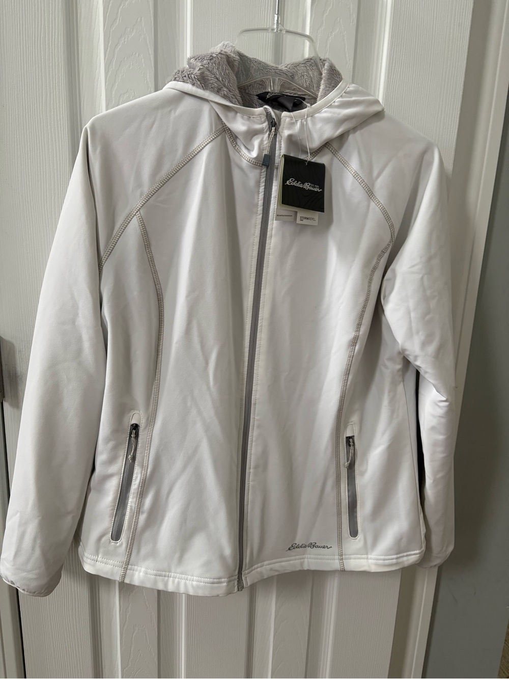 Eddie Bauer Women's Stratify Water Repellent Hooded Softshell Jacket